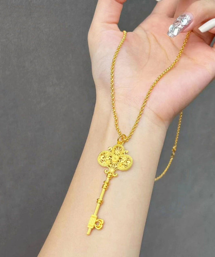 Elegant Gold Ancient Gold Key Pendant Necklace