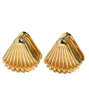 Modern Gold Sterling Silver Overgild Shell Stud Earrings