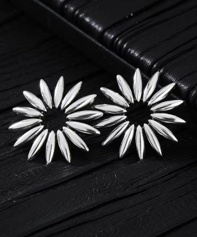 Regular White Sterling Silver Floral Stud Earrings