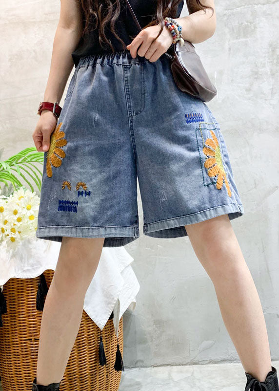 Schöne blaue bestickte Jeansshorts Sommer