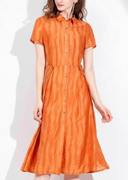 Elegantes orangefarbenes Kleid mit Stehkragen, Knöpfen und Wellendruck, Feiertags-Cinch-Kleid aus Seide mit kurzen Ärmeln