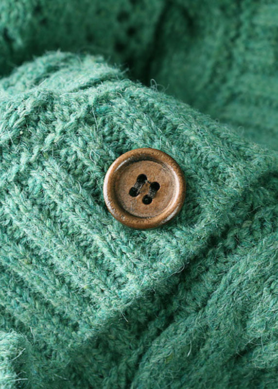 Feiner grüner lockerer Rüschen-bestickter Herbst-Strickpullover mit Knöpfen