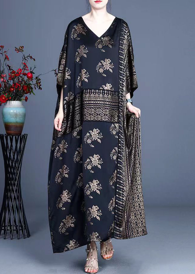 Handgefertigtes schwarzes Patchwork-Jacquard-Seidenkleid mit halben Ärmeln und V-Ausschnitt