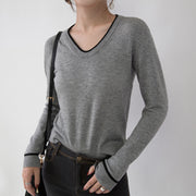 Neuer grauer kuscheliger Pullover Locker sitzende Pullover mit V-Ausschnitt Elegante, seitlich offene Pullover